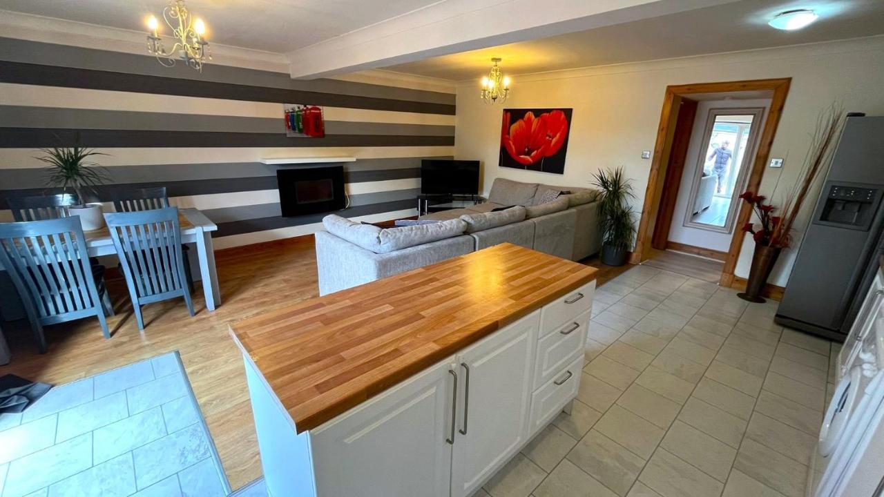 Elegant 2 Bedroom Chalet Edimburgo Esterno foto