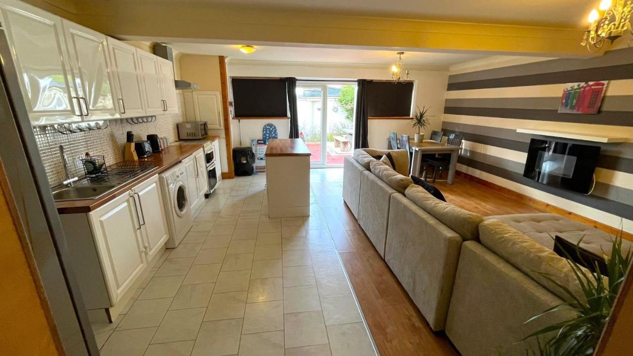 Elegant 2 Bedroom Chalet Edimburgo Esterno foto