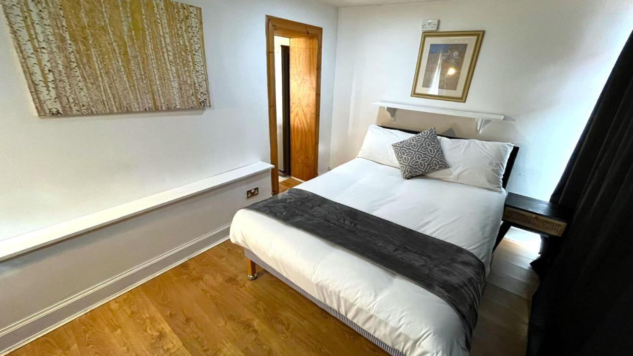 Elegant 2 Bedroom Chalet Edimburgo Esterno foto