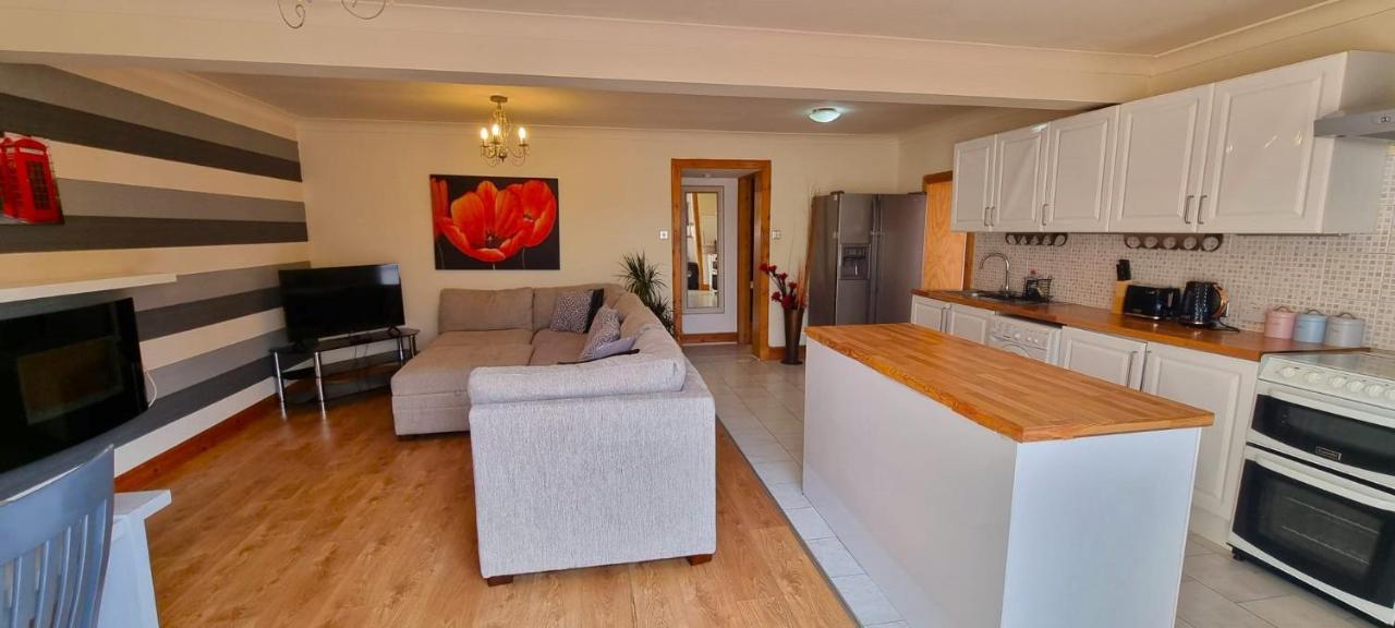 Elegant 2 Bedroom Chalet Edimburgo Esterno foto